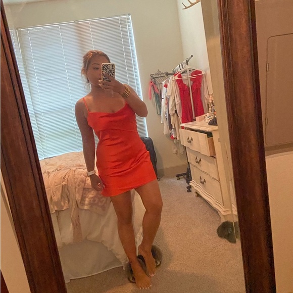 Red satin mini dress - Picture 2 of 2